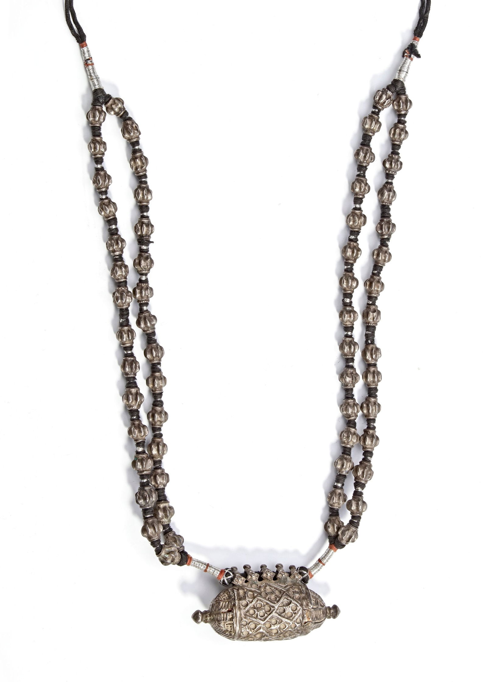 SILVER NECKLACE â€“ YEMEN, 19TH CENTURY (1 of 2)