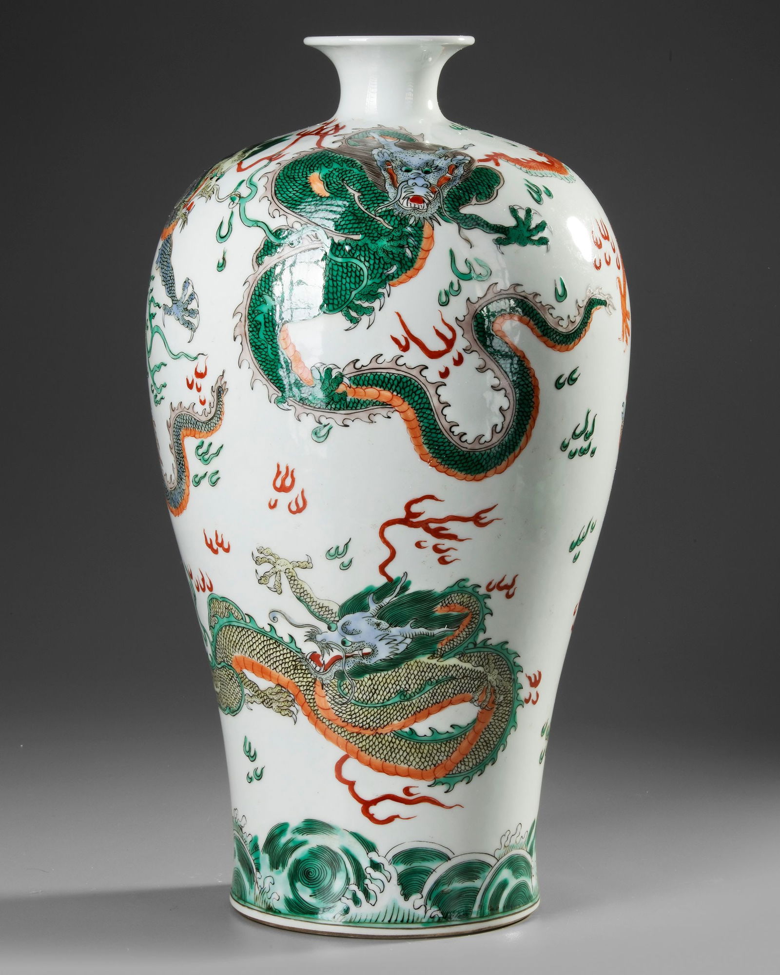 A LARGE CHINESE FAMILLE VERTE MEIPING VASE, 19TH-20TH CENTURY (1 of 4)