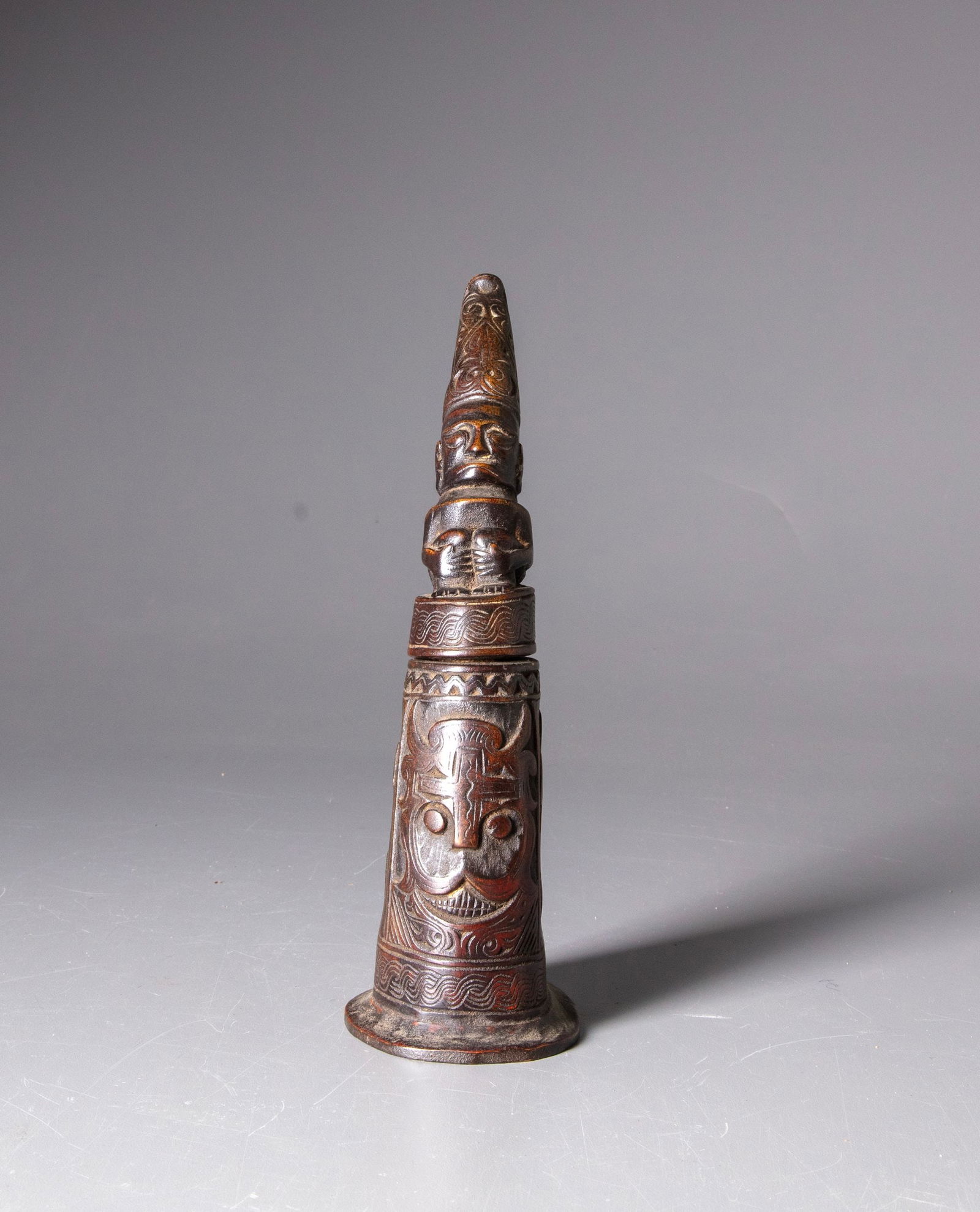 A BATAK BUFFALO HORN GUNPOWDER CONTAINER, SUMATRA, INDONESIA (1 of 4)
