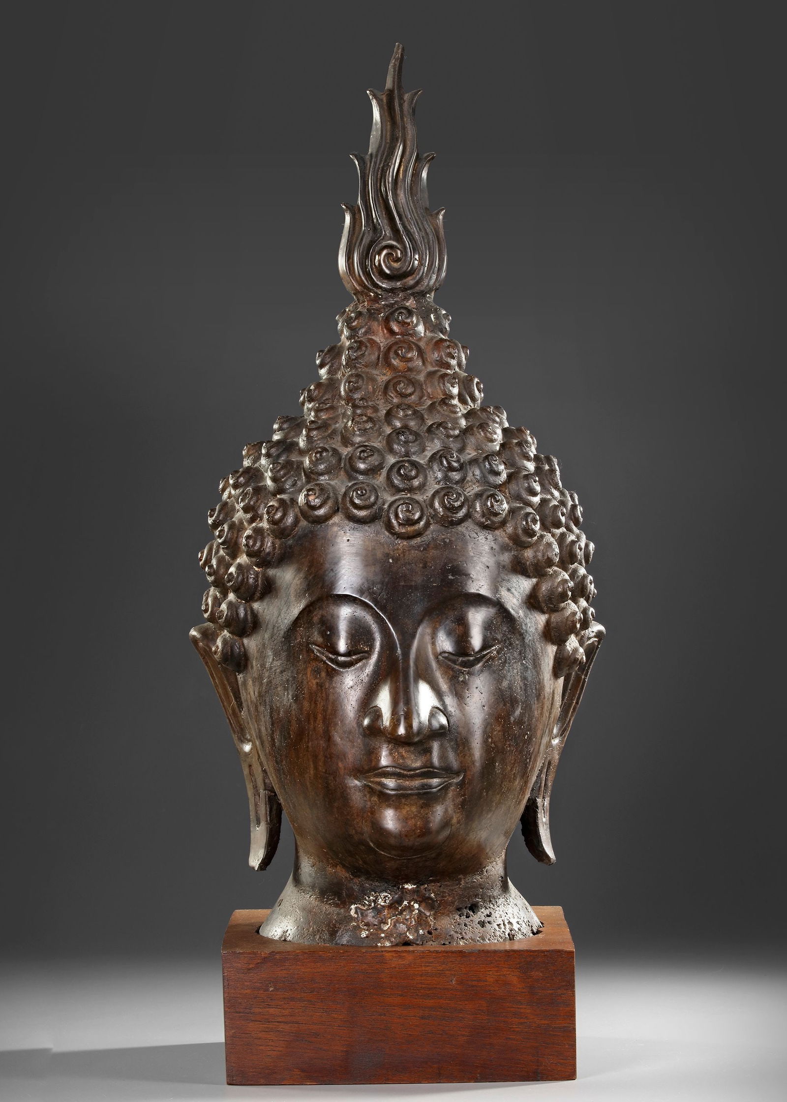 A BRONZE HEAD OF BUDDHA, THAILAND 19TH CENTURY (1 of 5)
