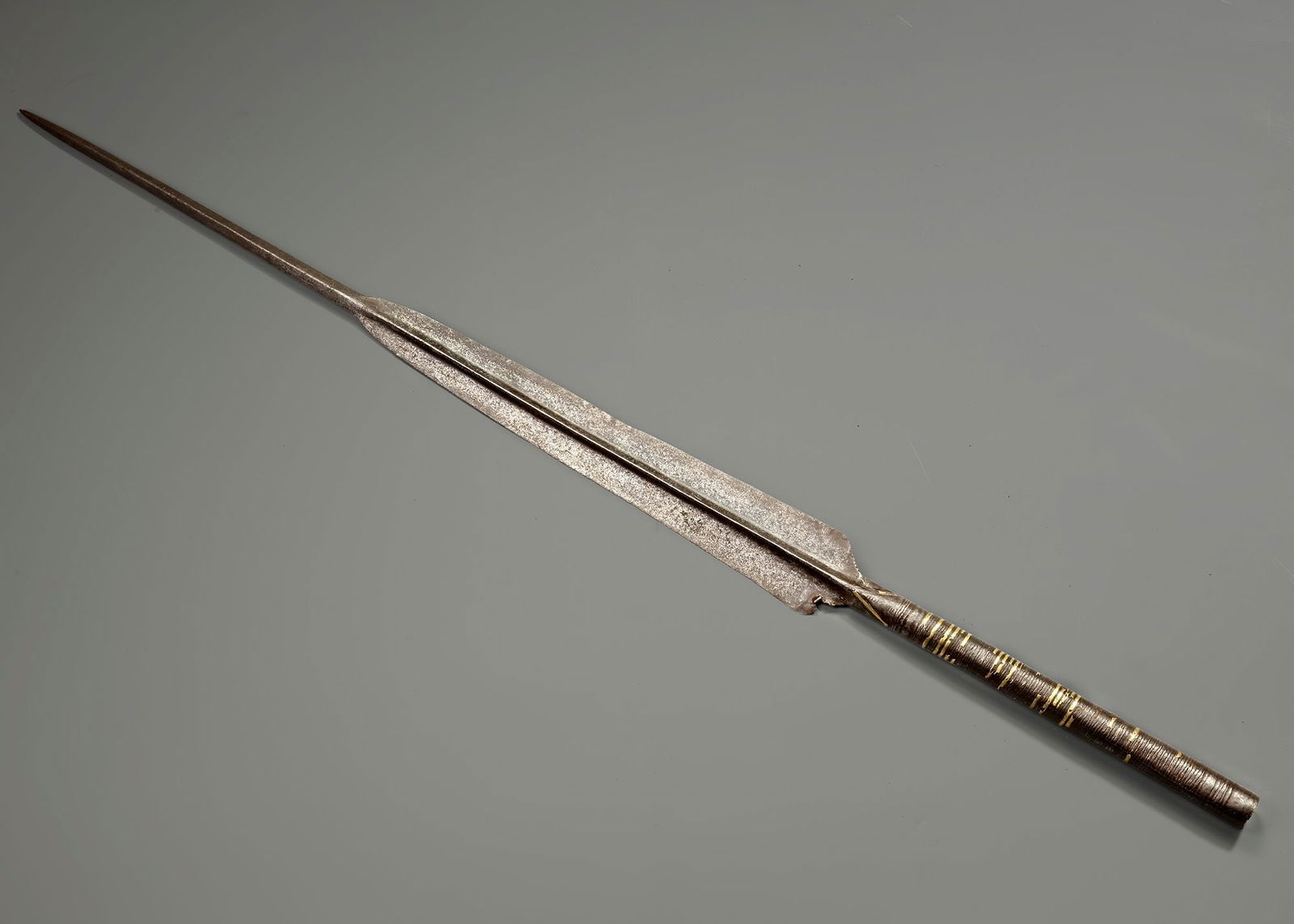 A SPEAR POINT YEMEN, 15TH CENTURY (1 of 3)