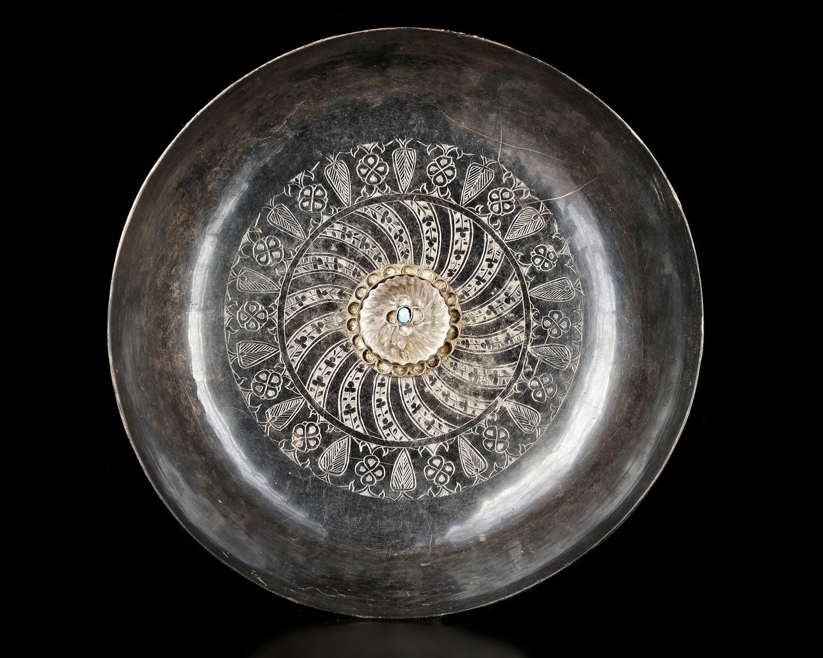 A ZAND SILVER ENGRAVED BOWL, 18TH CENTURY (1 of 6)