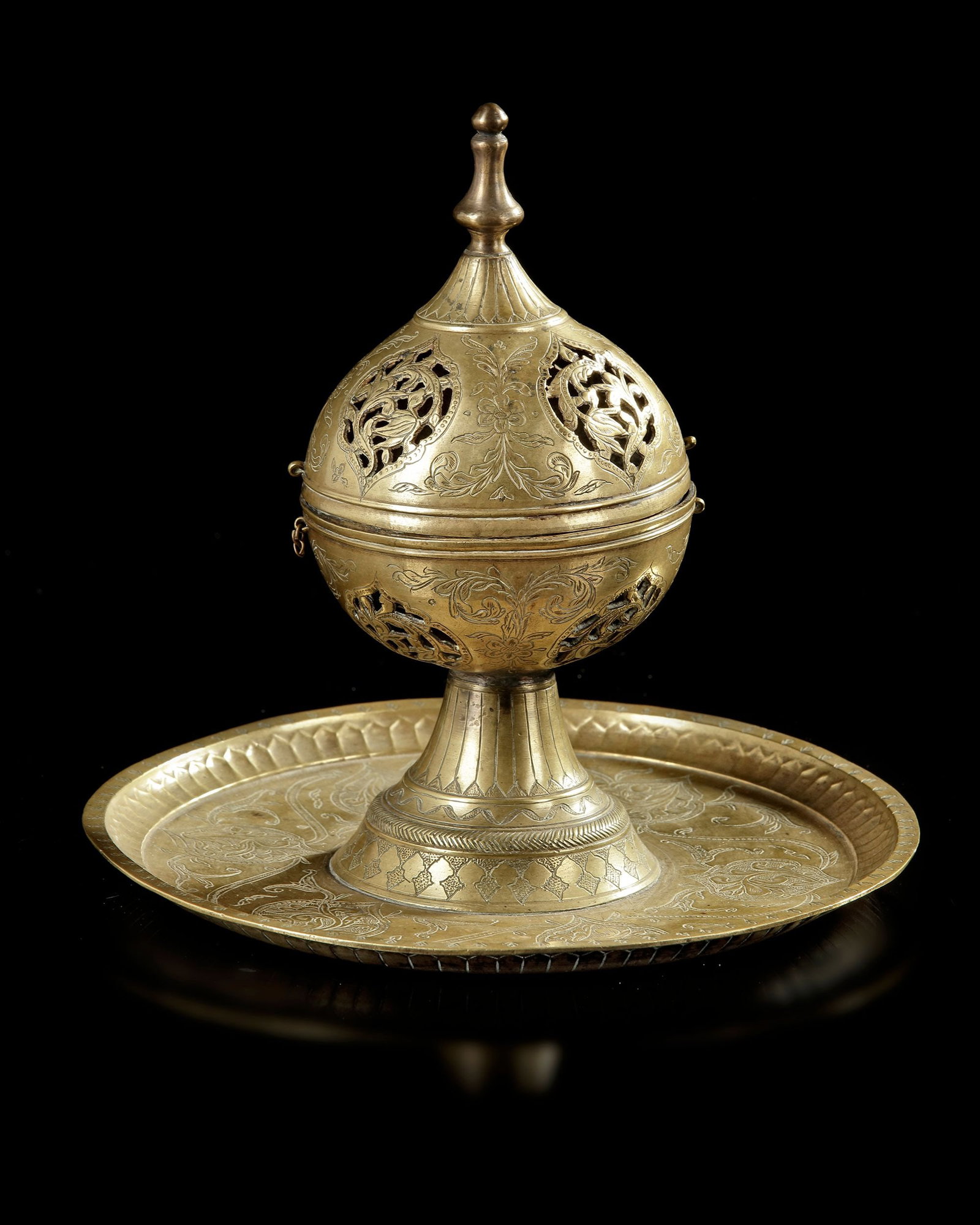 A BRASS INCENSE BURNER, DECCAN, 16TH CENTURY (1 of 5)