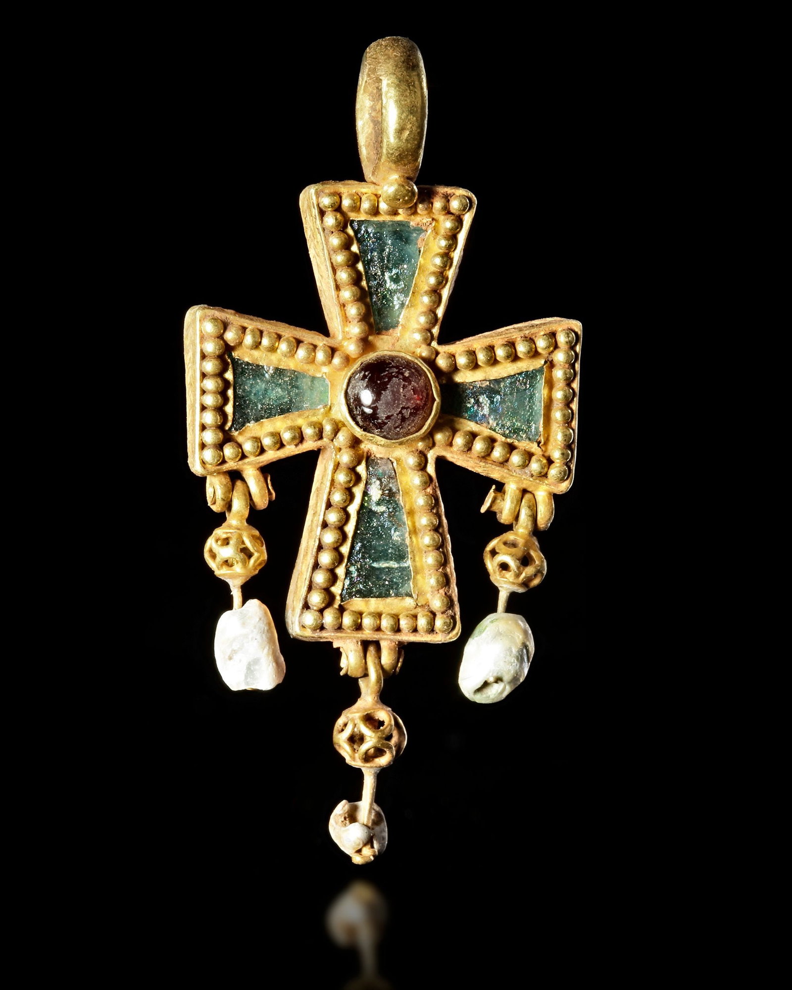 A BYZANTINE GOLD CROSS, 5TH TO 6TH CENTURY A.D. (1 of 3)