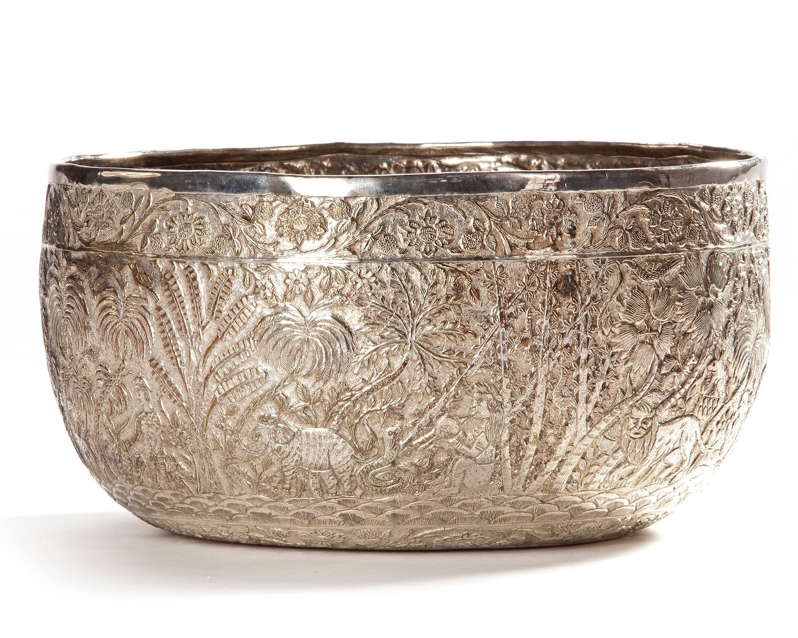 A SILVER PLATED OFFERING BOWL, THAILAND, 19TH CENTURY (1 of 5)