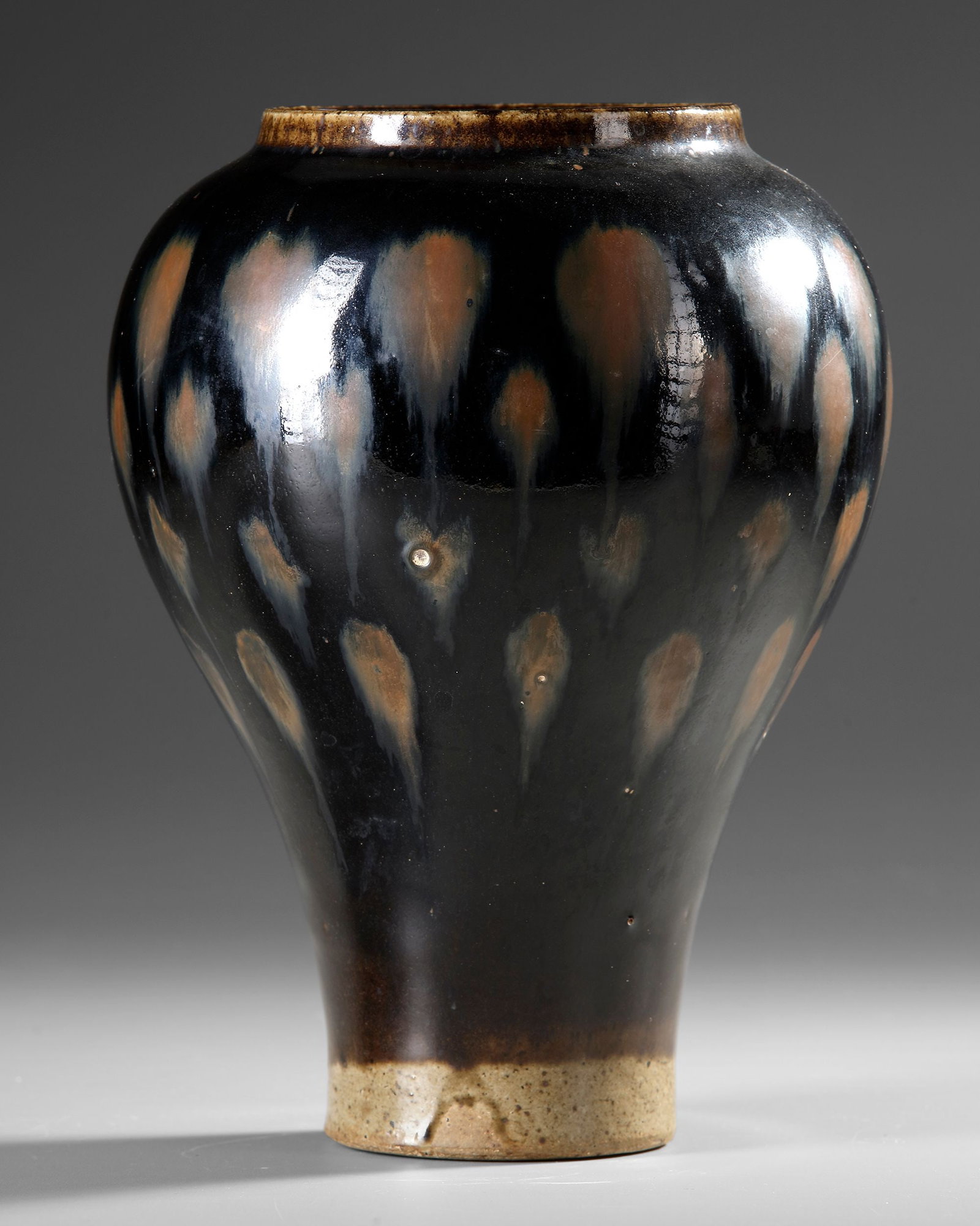 A CHINESE 'CIZHOU' RUSSET-SLPASHED BLACK-GLAZED JAR, SONG DYNASTY (960-1279) (1 of 4)