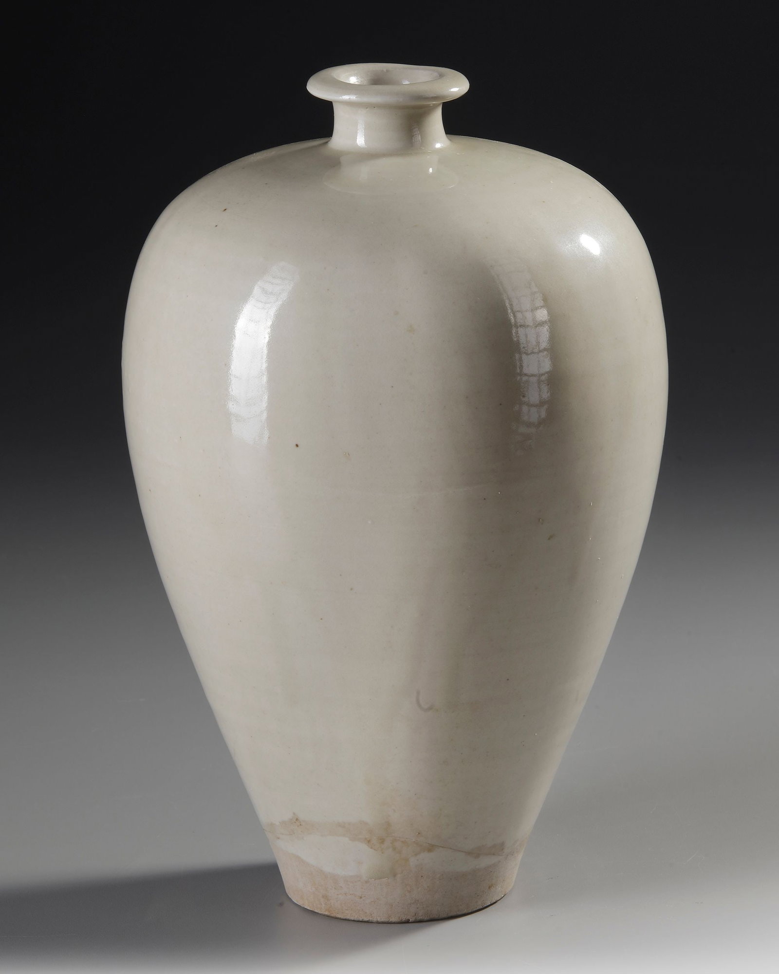 A CHINESE WHITE-GLAZED MEIPING VASE,SONG DYNASTY (960-1279 AD) (1 of 4)