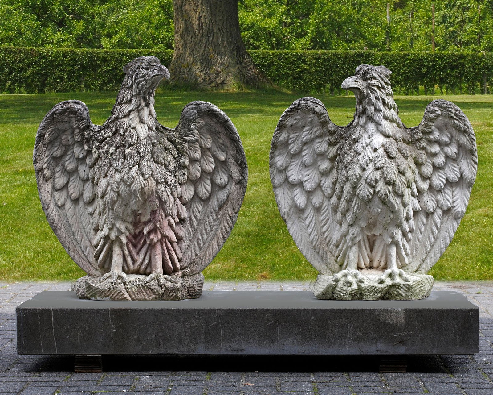 A PAIR OF COMPOSITION EAGLES, LATE 20TH CENTURY (1 of 1)