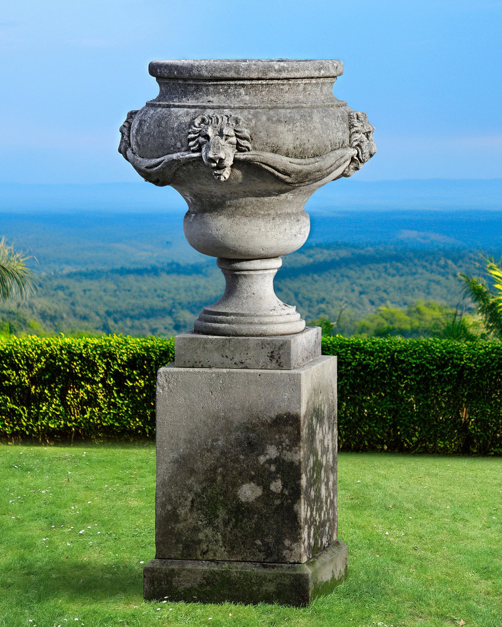 A CARVED LIMESTONE PLANTER, SECOND HALF 20TH CENTURY (1 of 1)