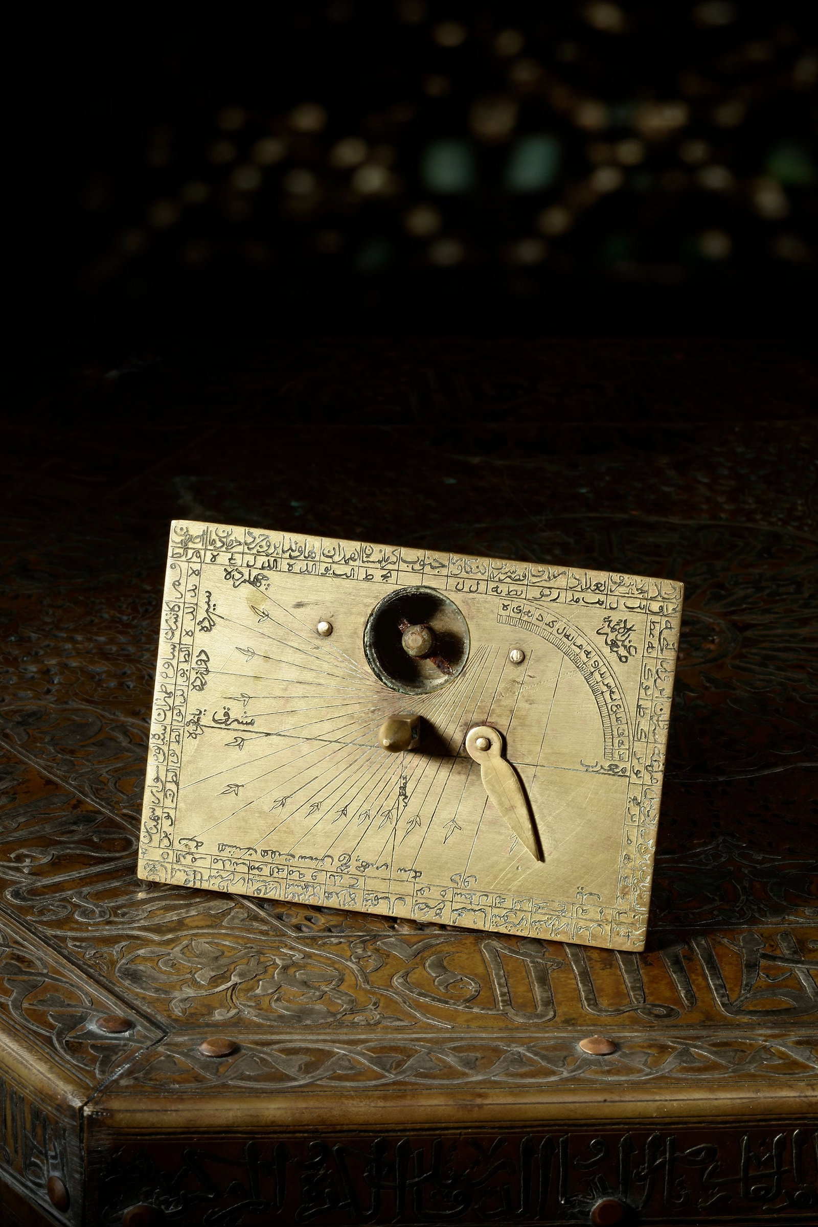 A SAFAVID HORIZONTAL DIAL AND QIBLA INDICATOR, ATTRIBUTED TO â€?ABD-AL-AIMMAH', PERSIA. (1 of 5)