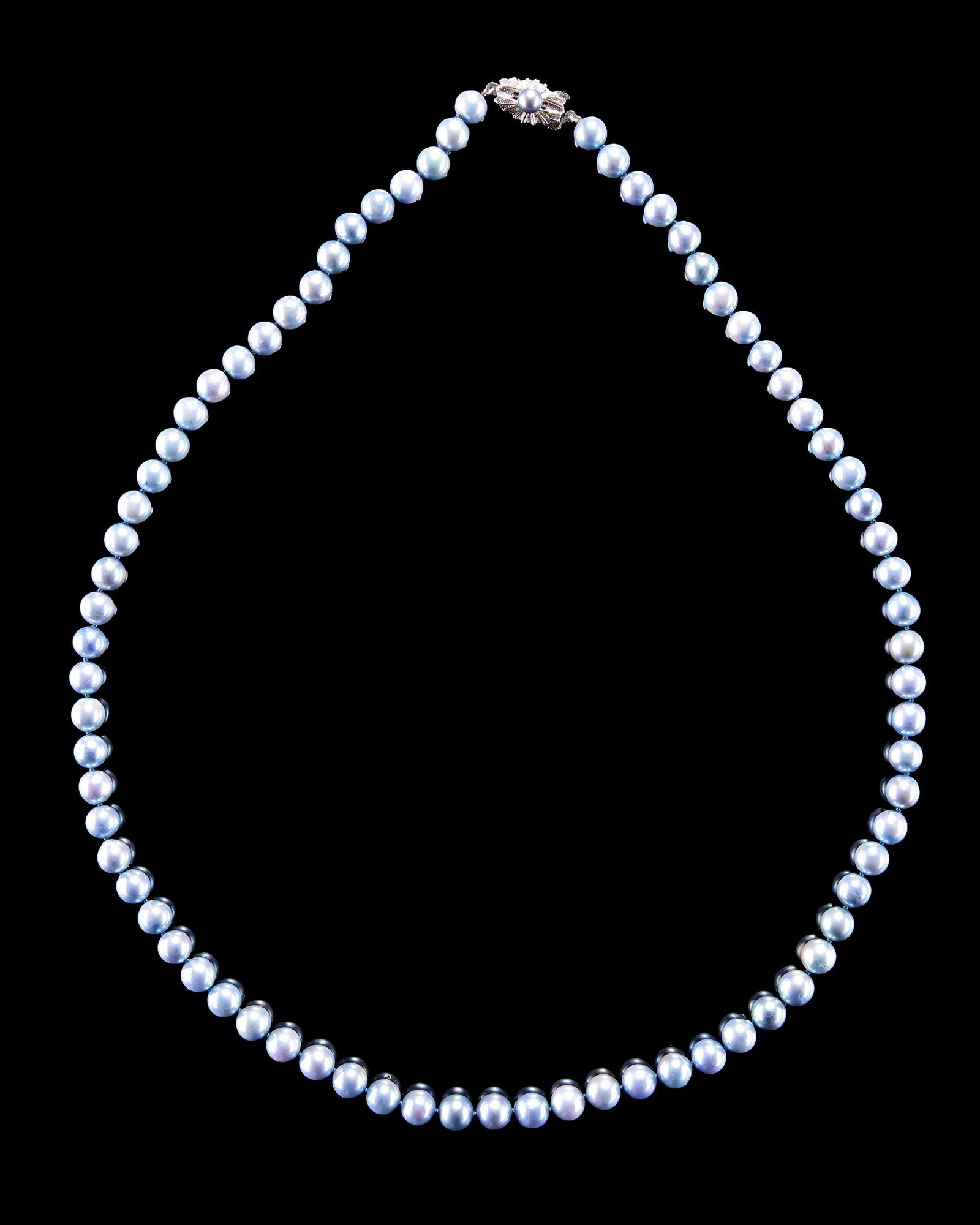 A PEARL NECKLACE (1 of 1)