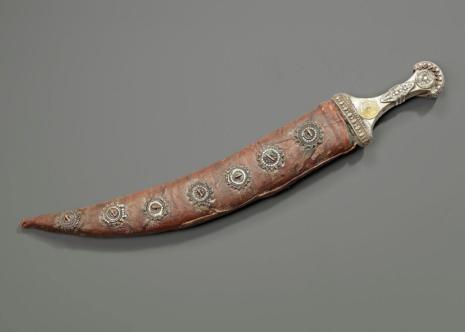 A SILVER YEMENI DAGGER, EARLY 20TH CENTURY (1 of 1)