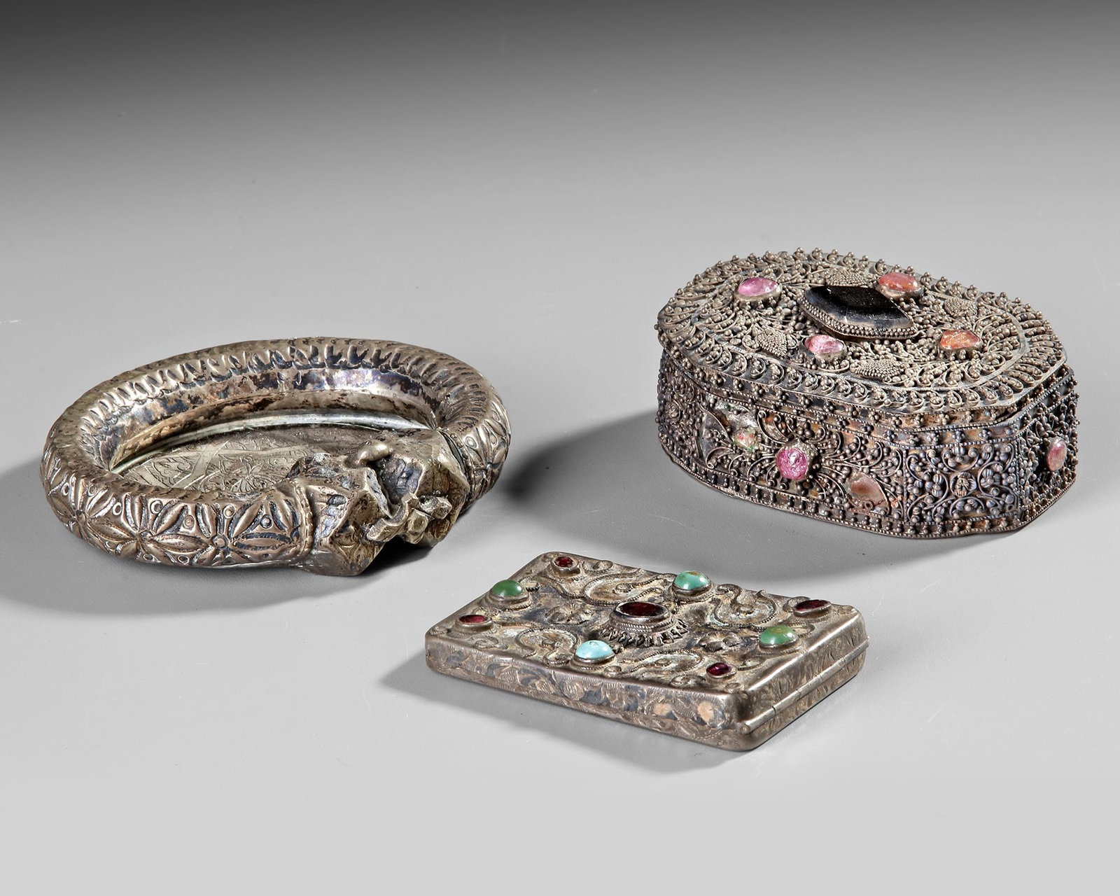 AN OTTOMAN SILVER DRESSING SET, 19TH CENTURY (1 of 2)
