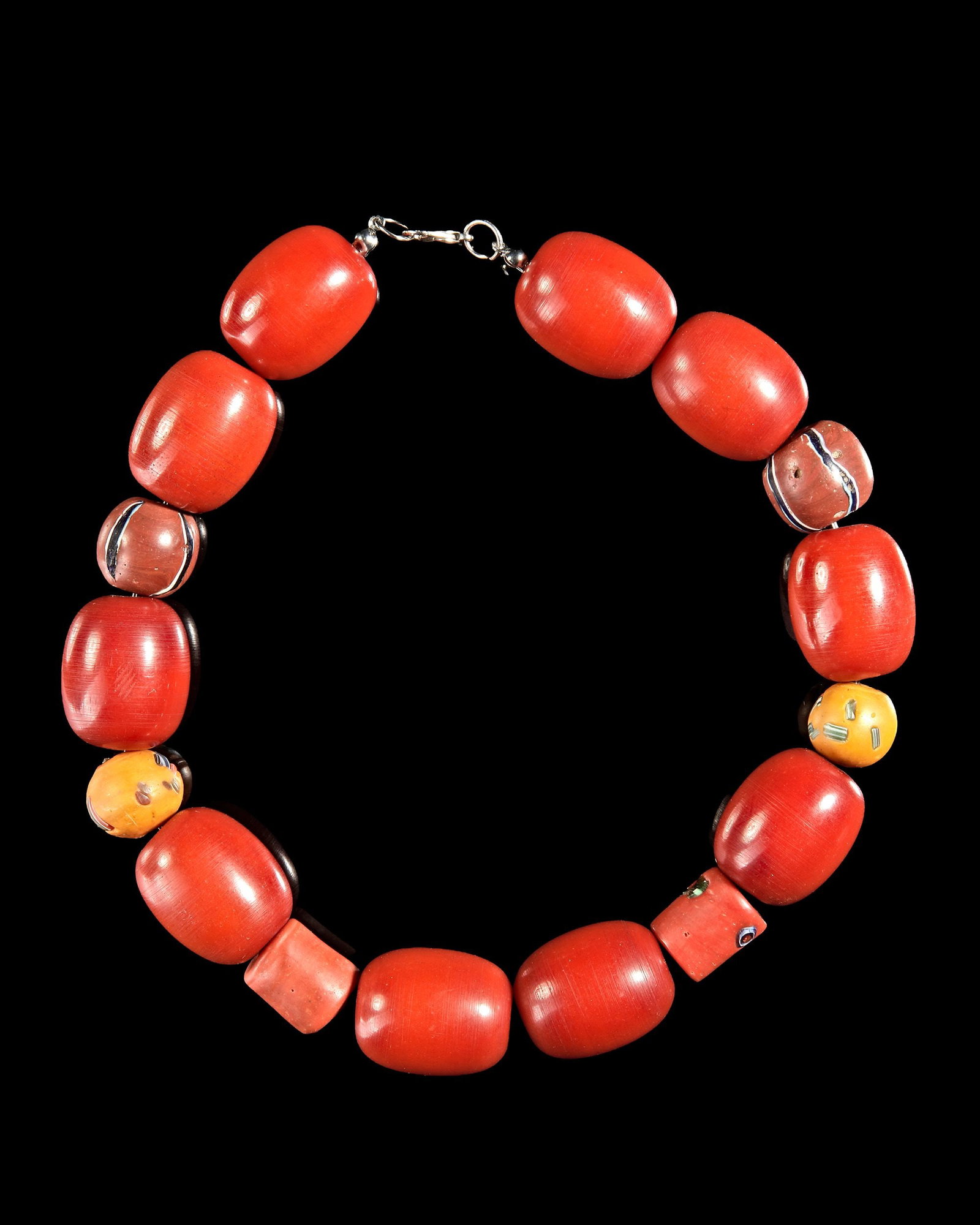 A CHINESE STYLE RED BEADED NECKLACE (1 of 1)