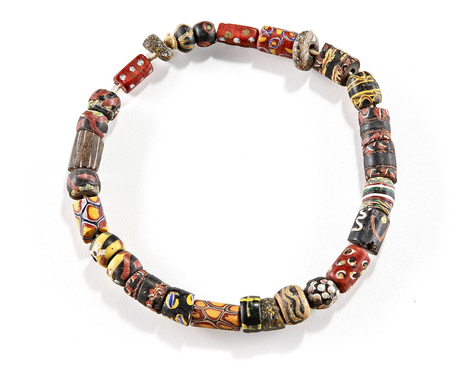 A MIXED MILLEFIORI GLASS BEAD NECKLACE (1 of 1)