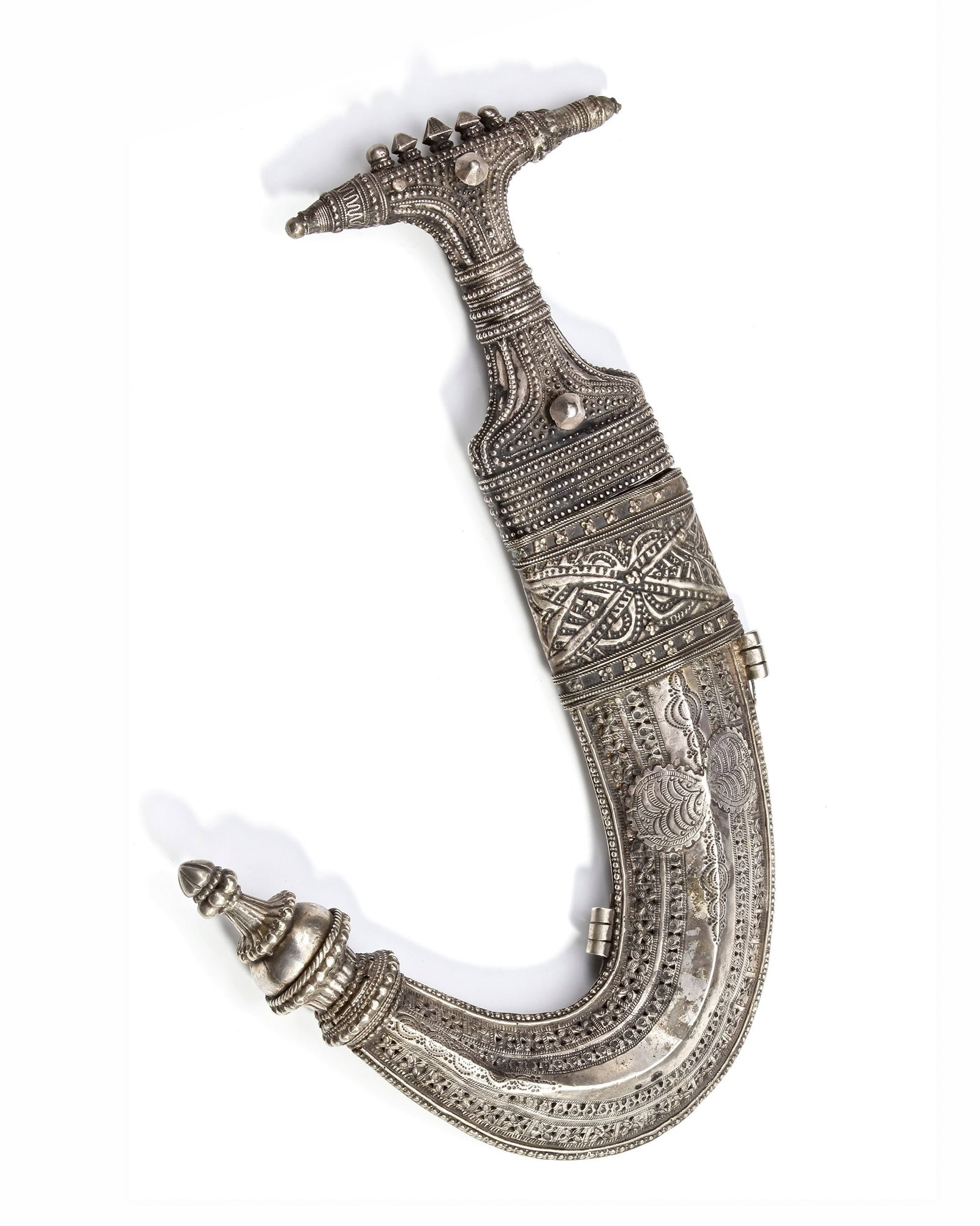 A SILVER YEMENI DAGGER, EARLY 20TH CENTURY (1 of 3)