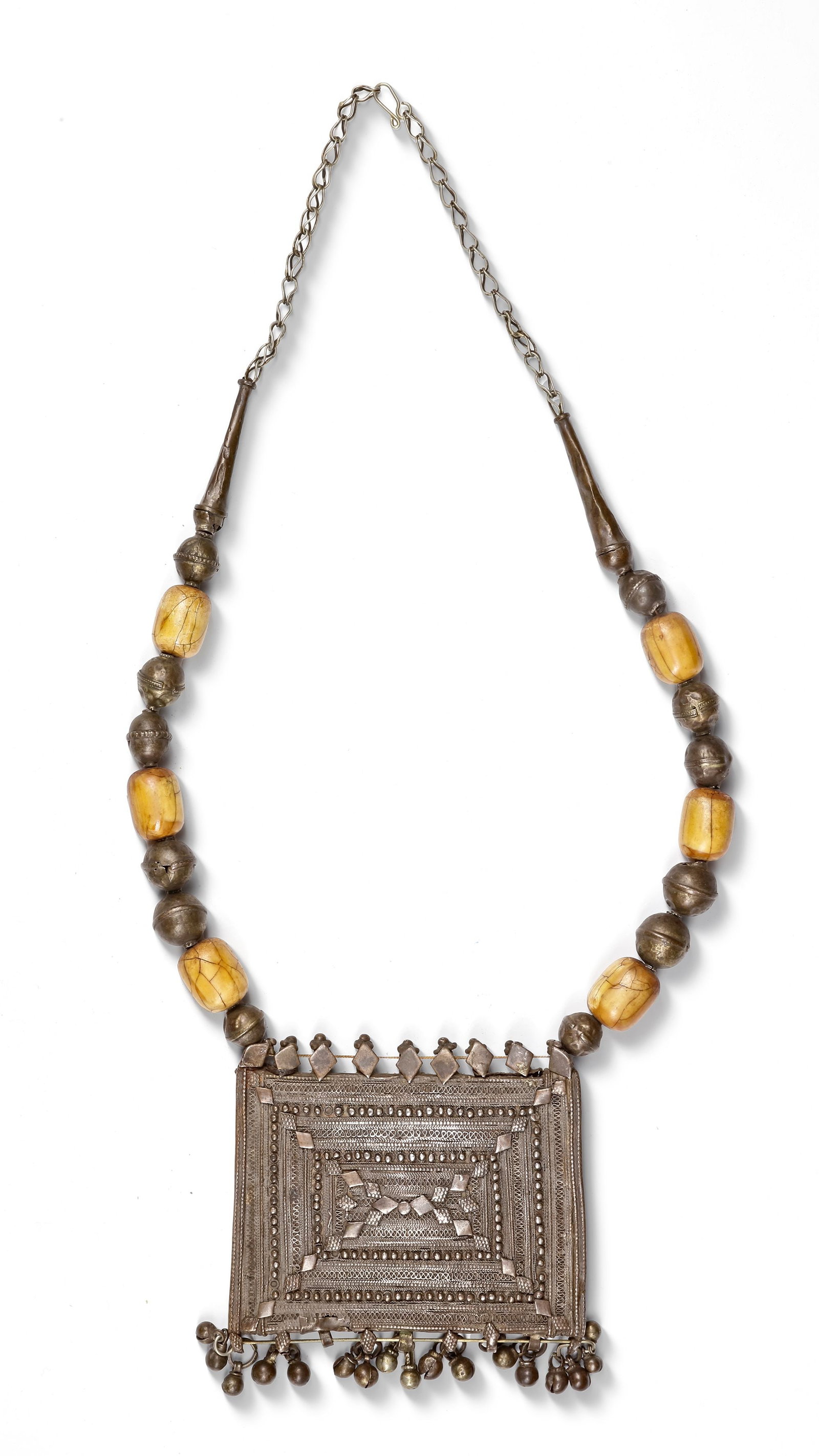 AN ISLAMIC NECKLACE WITH BEADS, OMAN, 19TH CENTURY (1 of 2)