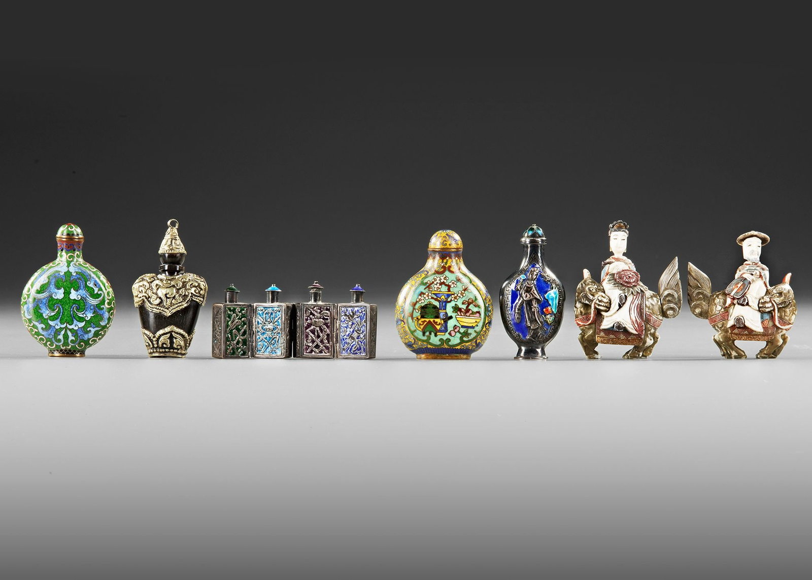 SEVEN CHINESE SNUFF BOTTLES, 19TH-20TH CENTURY (1 of 2)