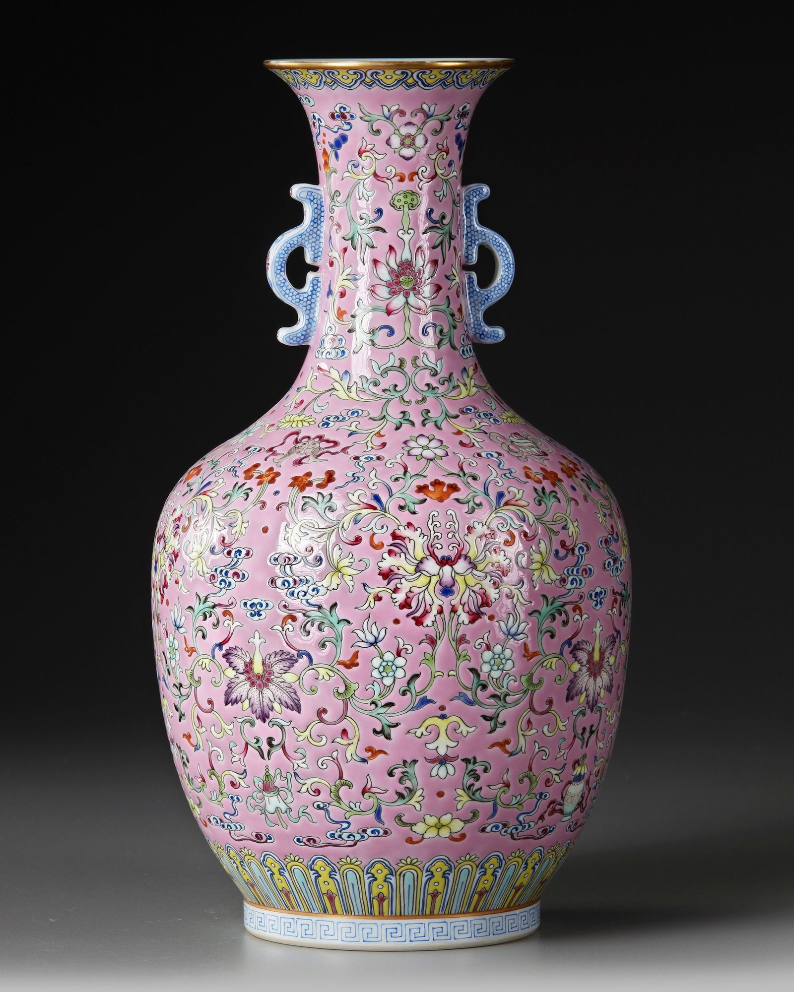 A CHINESE FAMILLE ROSE PINK GROUND VASE, QING DYNASTY (1644-1911) (1 of 4)