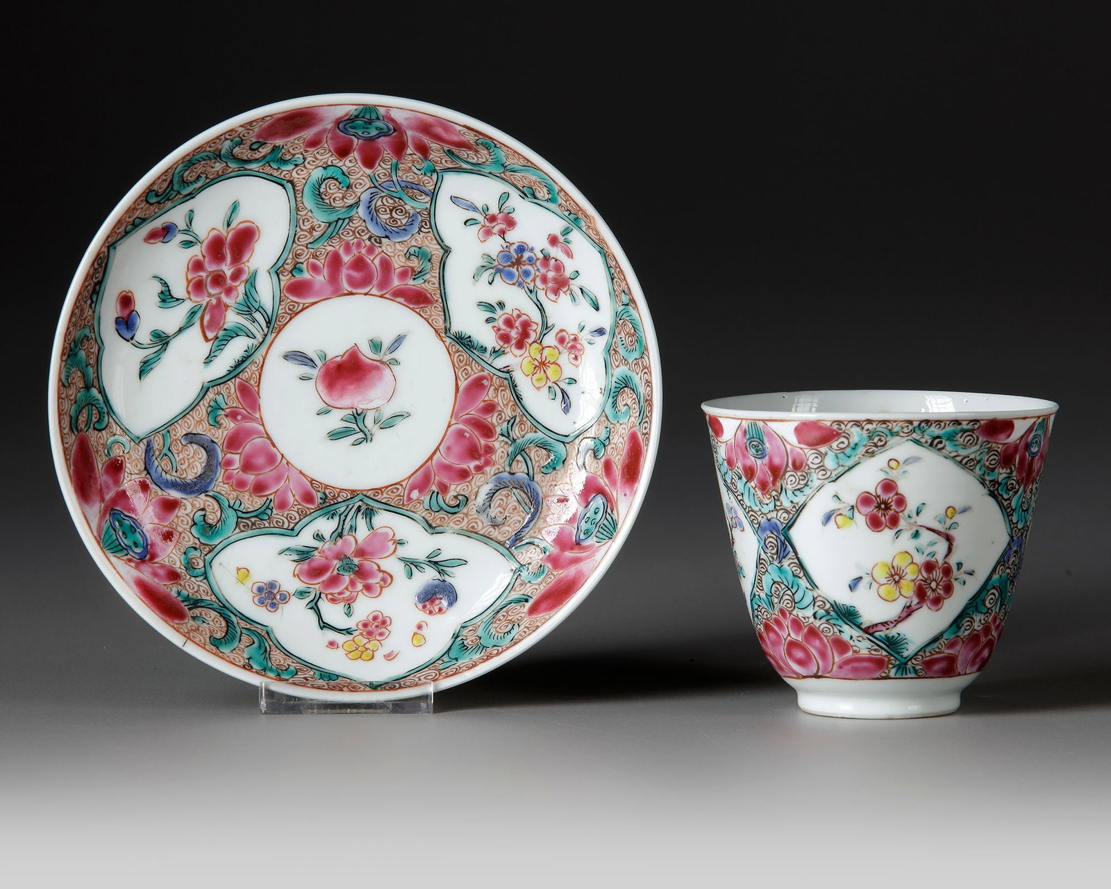 A CHINESE FAMILLE ROSE CUP AND SAUCER, QIANLONG PERIOD (1 of 2)