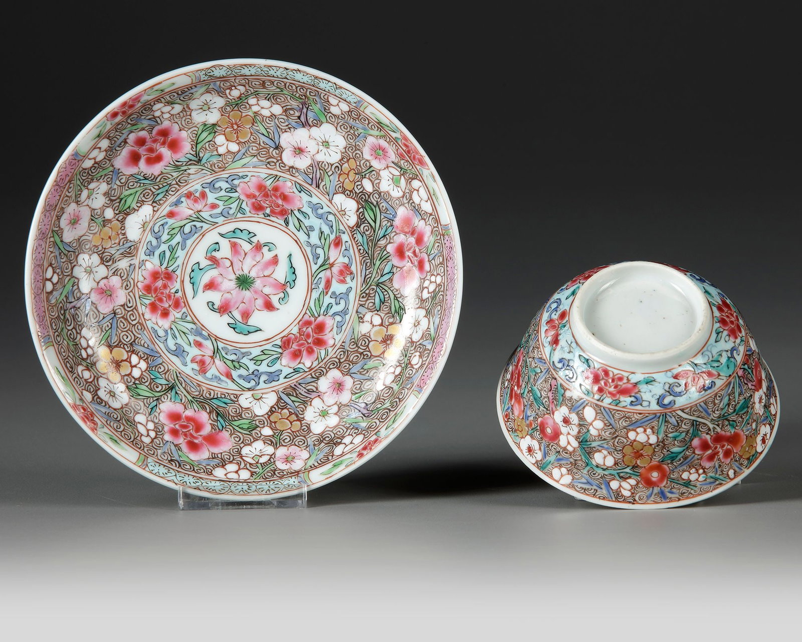 A CHINESE FAMILLE ROSE CUP AND SAUCER, 18TH CENTURY (1 of 2)