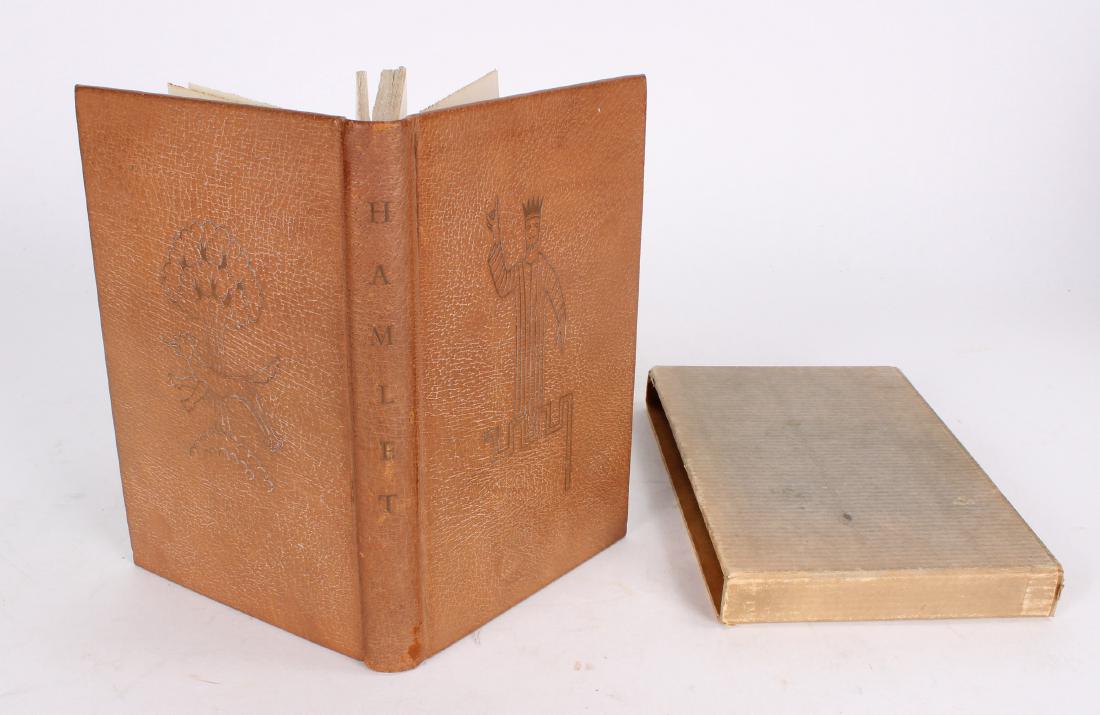 The Tragedy of Hamlet: William Shakespeare, Illustrated (1 of 3)