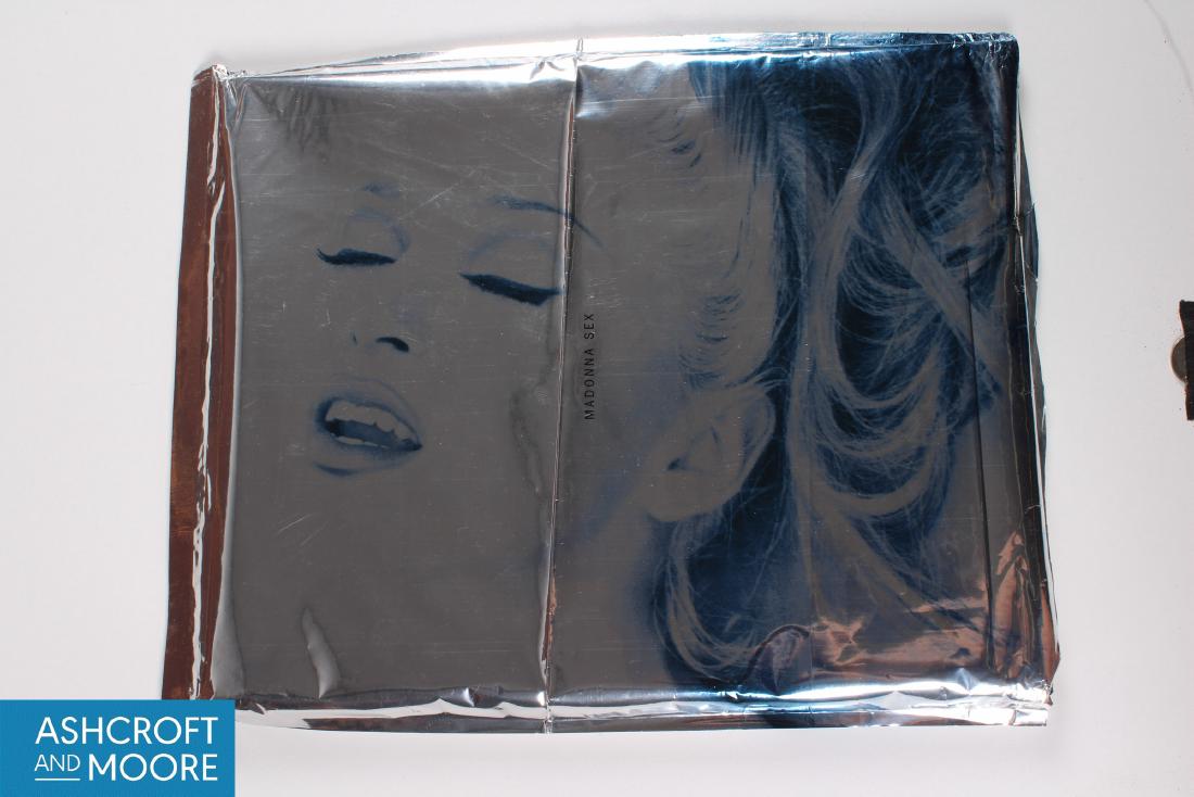 Madonna Sex 1992 Warner Books: Madonna Sex 1992 Warner Books. With mylar sleeve. No CD. Well read condition.