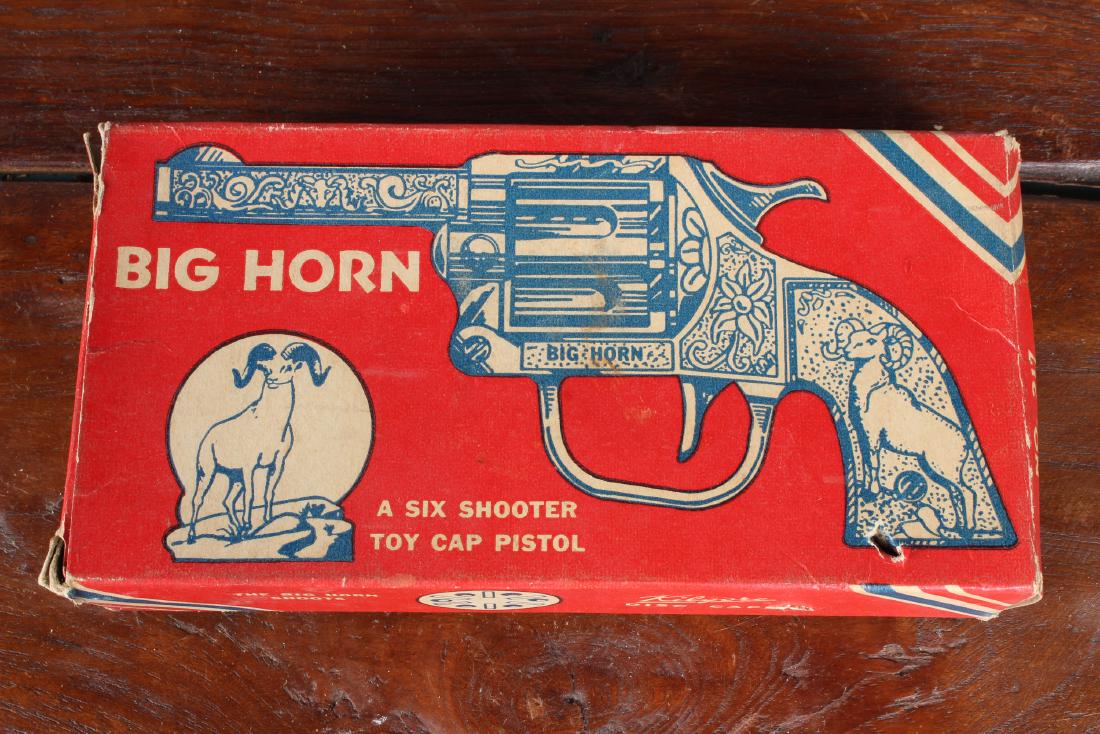 Vintage Kilgore Big Horn Cap Gun Pistol in Box: Vintage Kilgore Big Horn Cap Gun Pistol in Box. Size: 3.5" x 7" x 1.5"