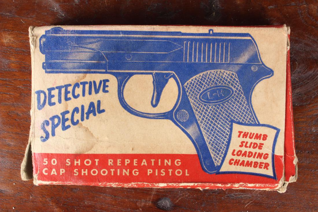 Vintage Leslie Henry Detective Special Cap Gun: Vintage Leslie Henry Detective Special Cap Gun. Size: 3" x 5" x 1"