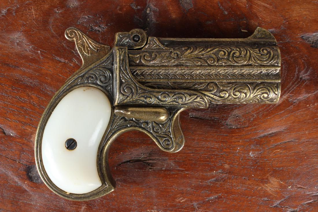 Vintage Derringer Style Toy Cap Gun: Vintage Derringer Style Toy Cap Gun. Size: 3" x 4.5" x 1"