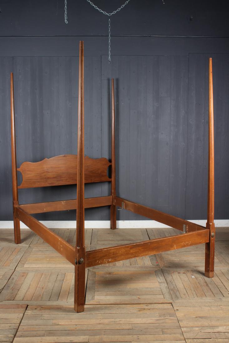 Shaker Style Pencil 4 Poster Bed: Shaker Style Pencil 4 Poster Bed. Size: 84" H x 57" W x 79" D