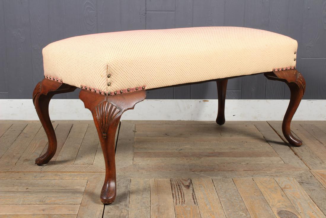 Queen Anne Style Upholstered Bench (1 of 4)