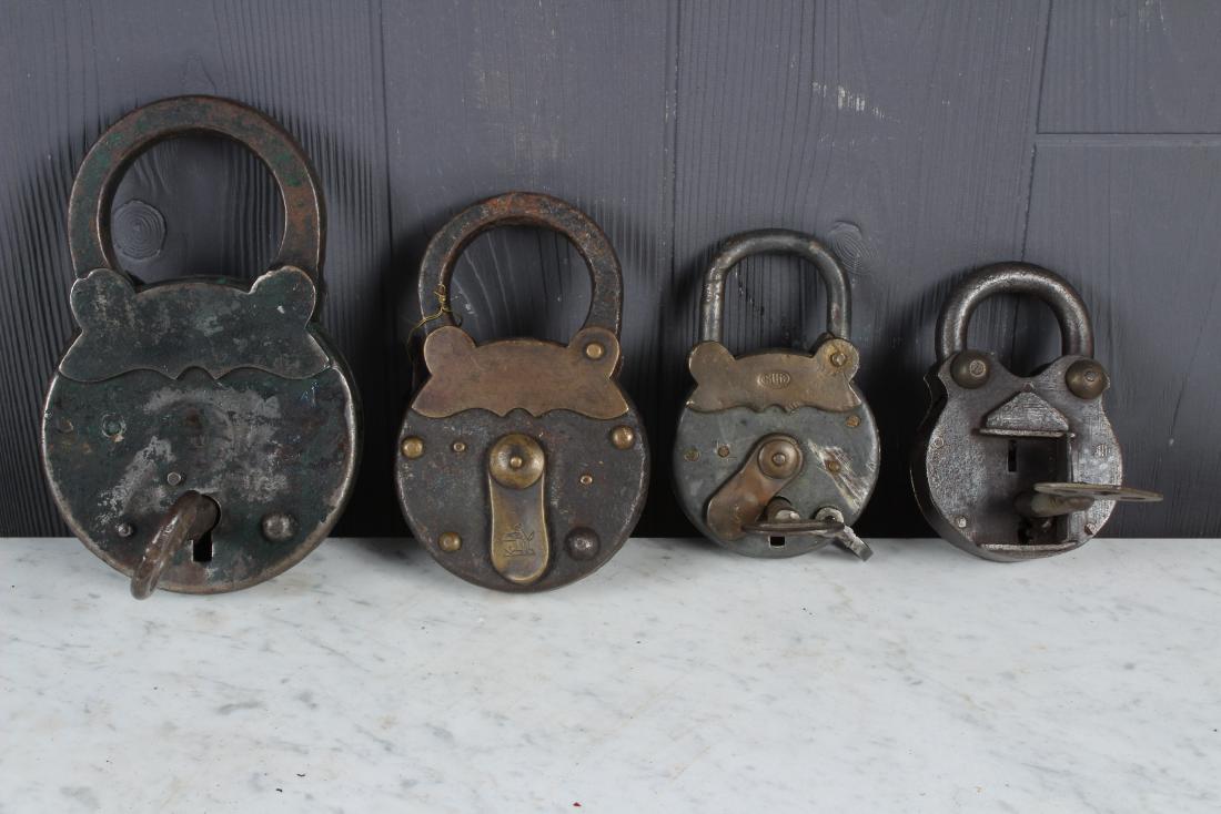 Lot 4 Round Padlocks with Keys: Lot 4 Round Padlocks with Keys, one makers mark of dog with lock, one marked SHL. Size: Largest: 7" H x 4.5" W x 1" D
