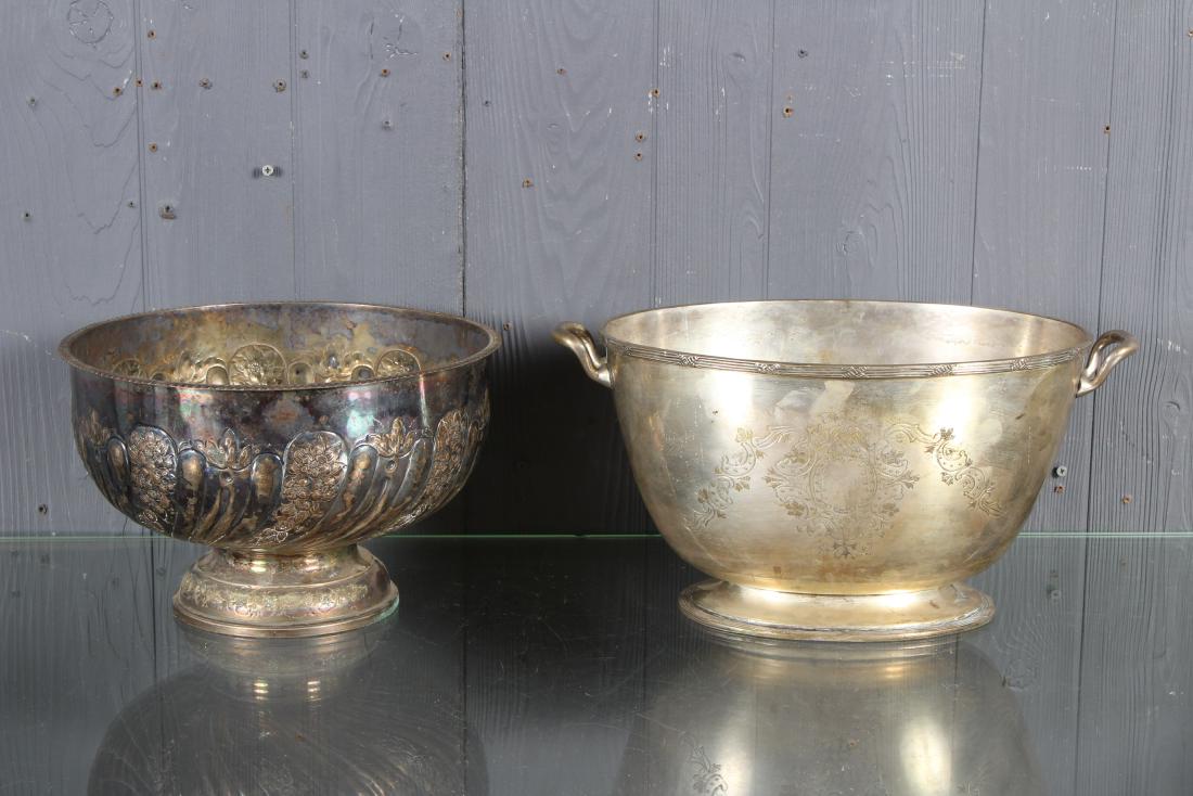 2 Silver Plate Footed Serving Bowls (1 of 3)