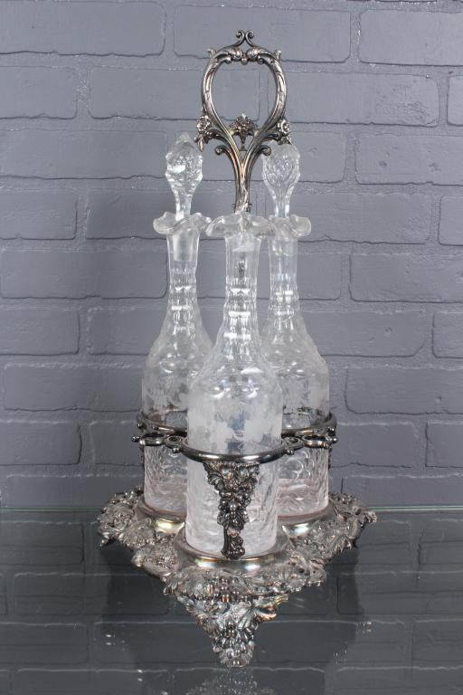 Reed & Barton Silver Plated Liquor Caddy (1 of 7)