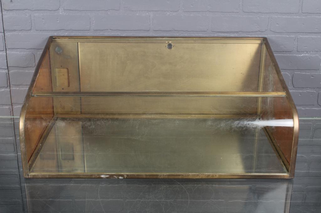 Vtg Copper & Glass Countertop Accessories Display: Vintage Copper & Glass Countertop Accessories Display. Perfect for fine pens or cufflinks. Size: 12" H x 30" W x 18" D