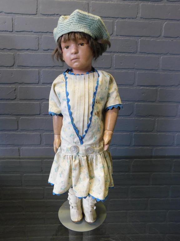 Schoenhut Doll (1 of 7)