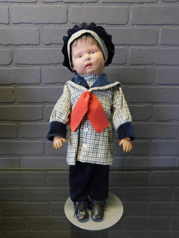 Schoenhut Wooden Doll (1 of 9)