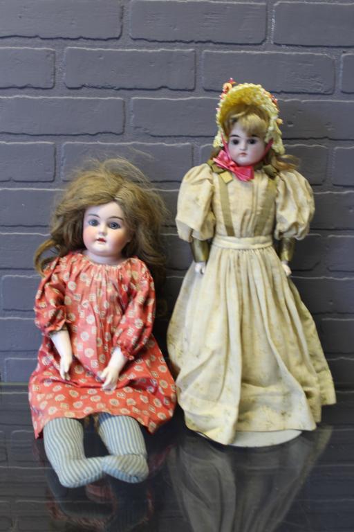 2 Bisque Shoulder Head Dolls (1 of 10)