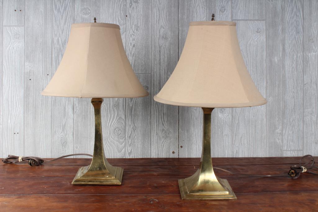 Pair of English Revo AP727a Brass Lamps: Pair of English Revo AP727a Brass Lamps. Size: 24" H x 16" W x 16" D