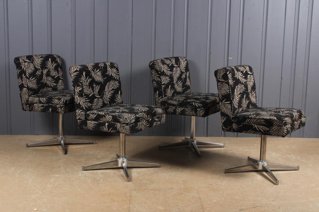 4 Upholstered Swivel Chairs: 4 Upholstered Swivel Chairs. Size: 32.5" H x 19.5" W x 22.5" D