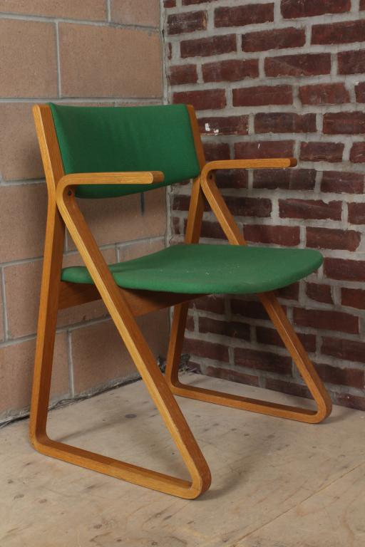 Modern Bentwood Gehry Armchair: Modern Bentwood Gehry Armchair Size: 31.5" H x 22" W x 21" D