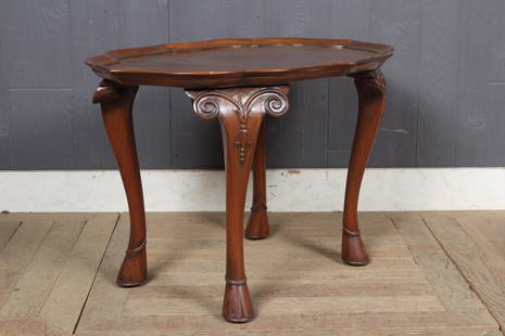 Pie Crust Turtle Top Hoofed Table: Pie Crust Turtle Top Hoofed Table. Size: 18.5" H x 29" W x 20" D