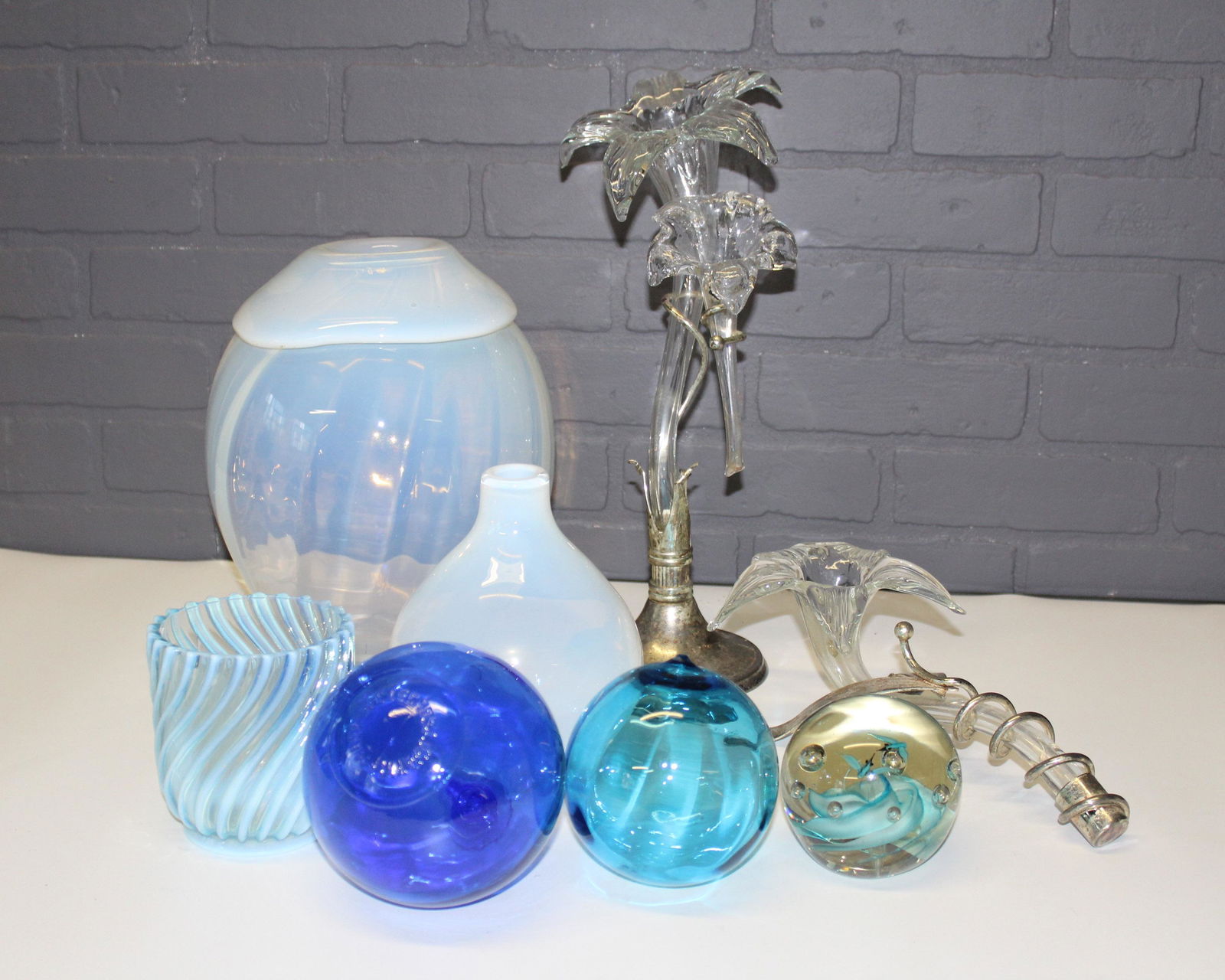 Grouping of Art Glass and Decorative Pieces (1 of 9)