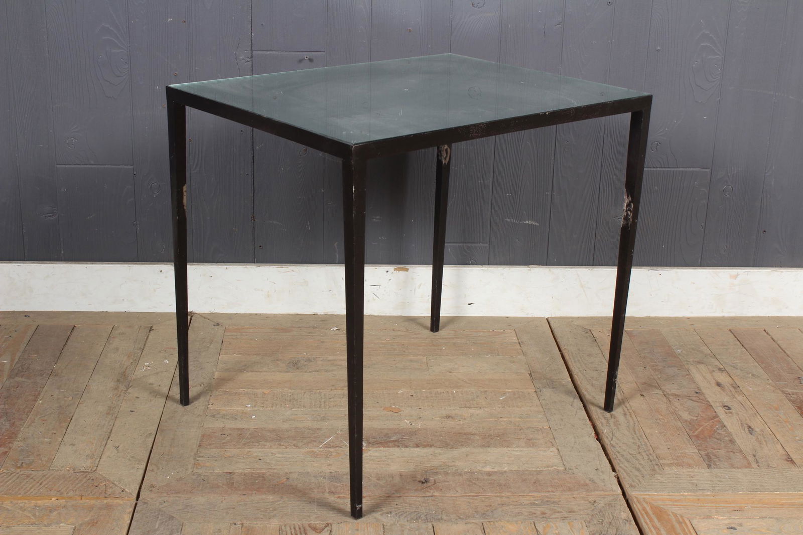 Silver Leaf Top Side Table (1 of 3)