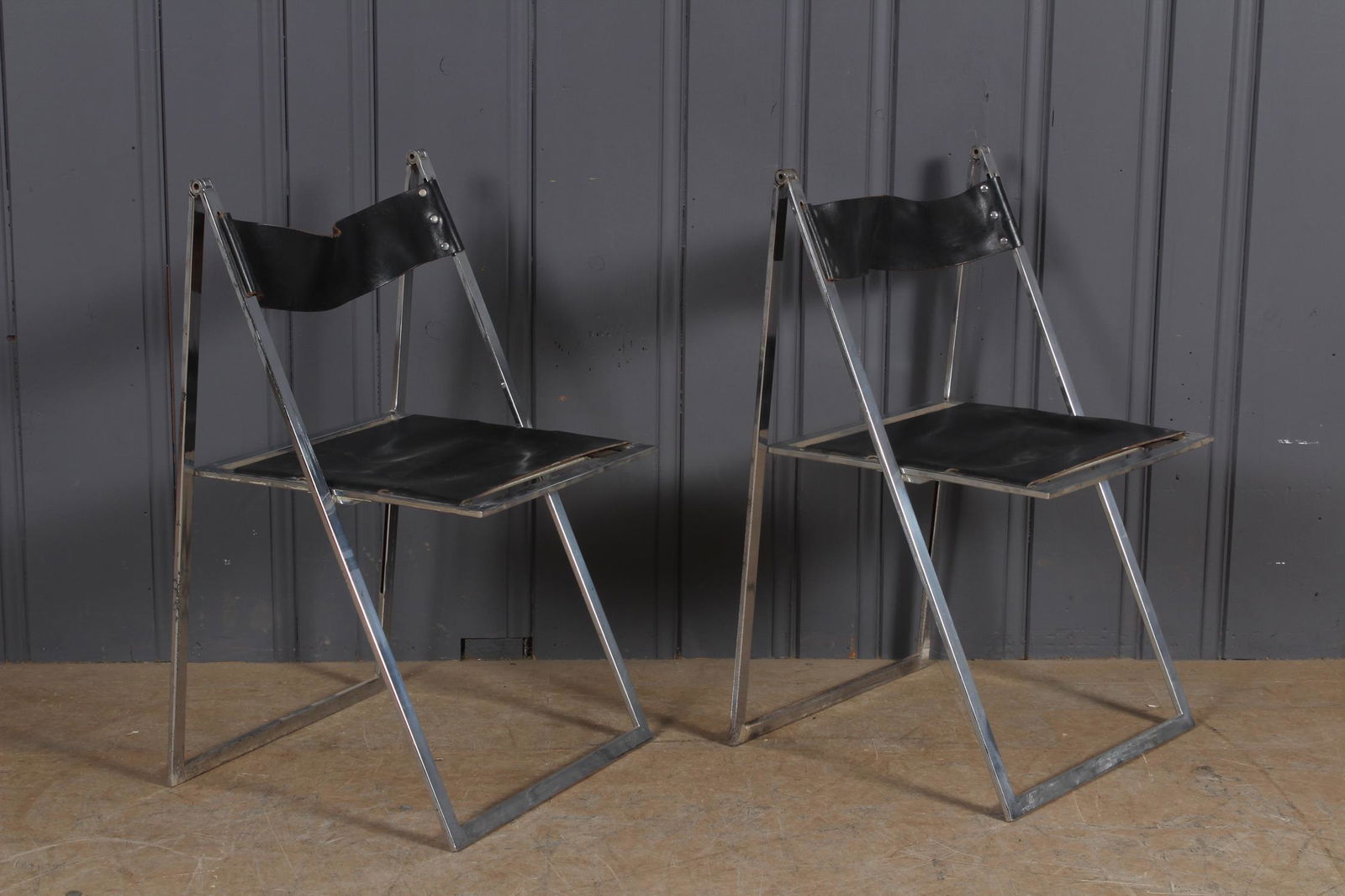 Pair Folding Chairs (1 of 6)