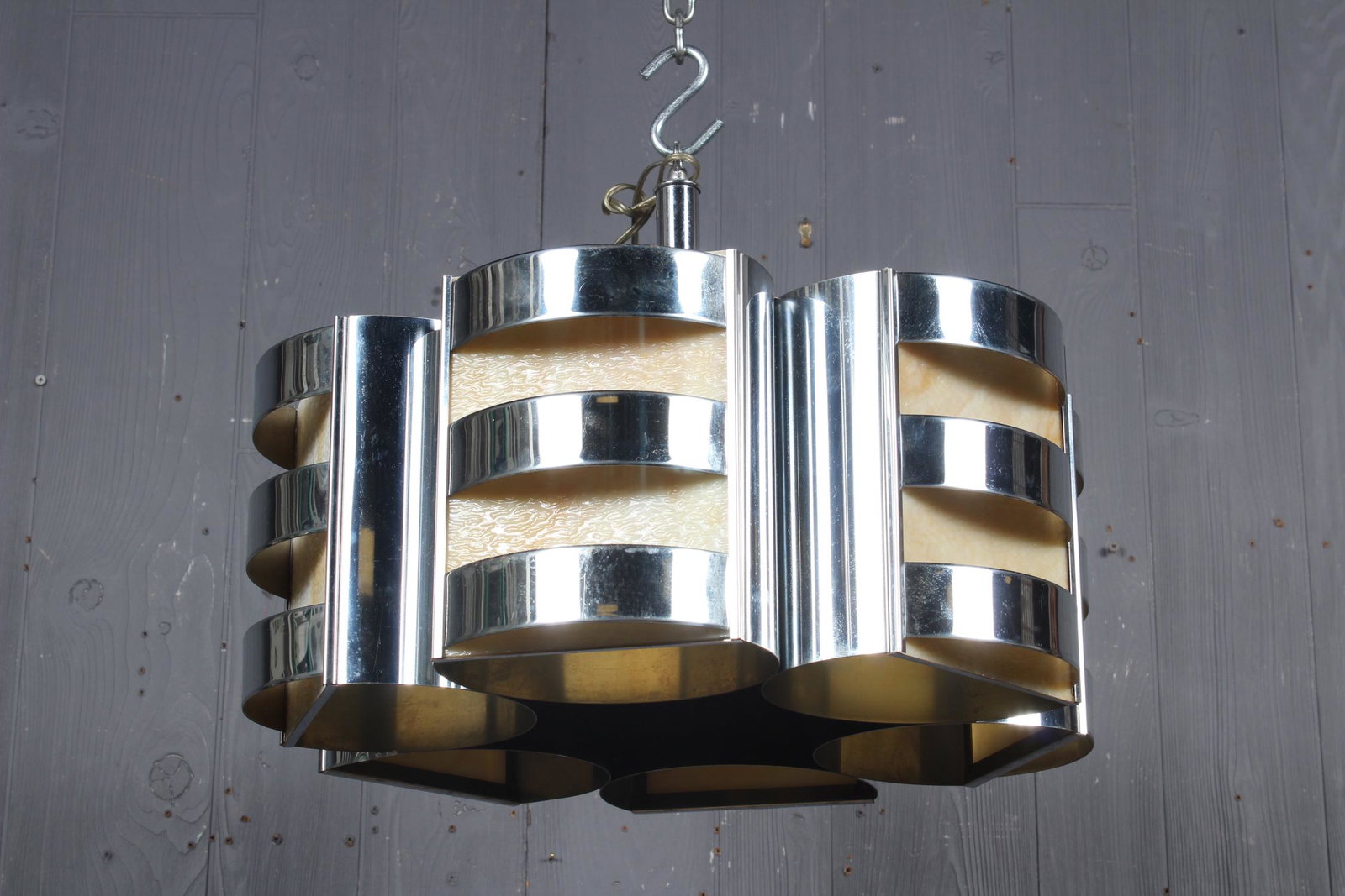 Modern Chrome Pendant Lamp: Modern Chrome Pendant Lamp. Size: 14" H x 19" W x 19" D