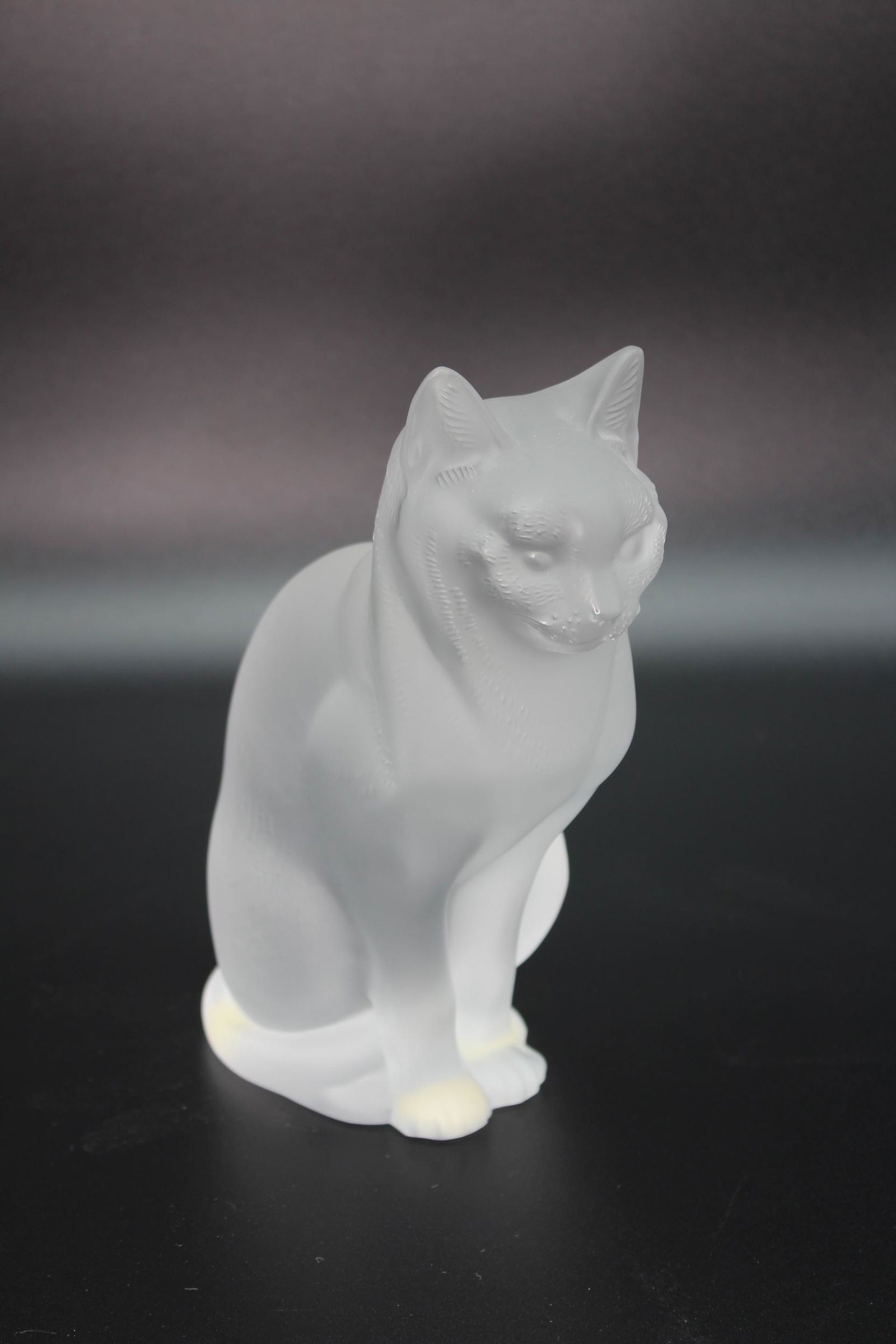 Lalique Crystal Cat Sitting Figurine (1 of 4)