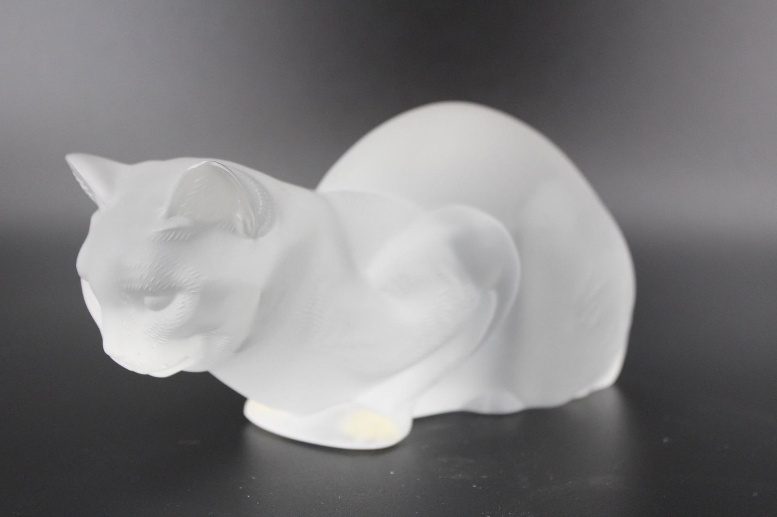 Lalique Crystal Cat Crouching Figurine (1 of 8)