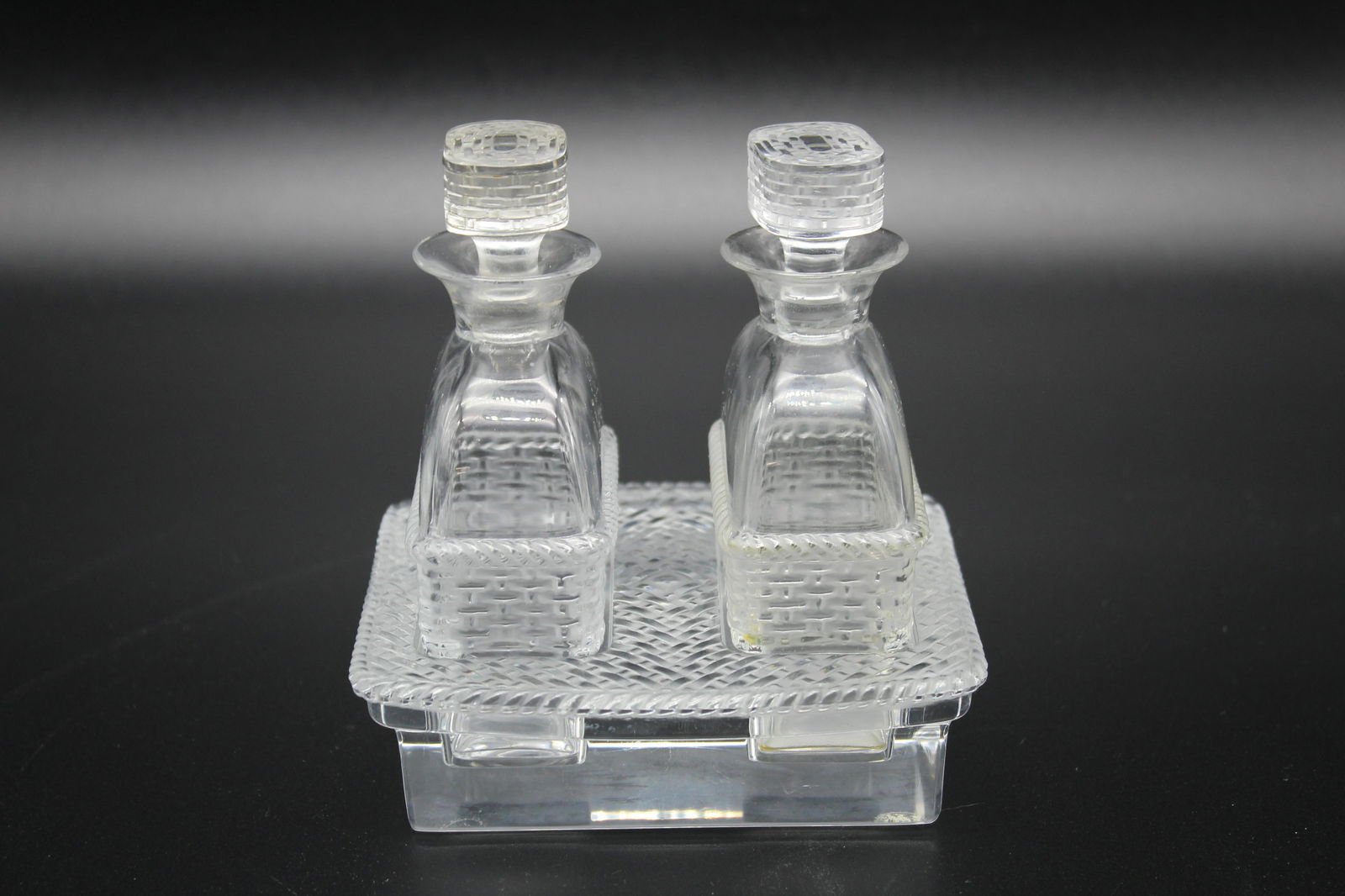 Lalique Crystal Bangkok Oil and Vinegar Cruet Set (1 of 9)